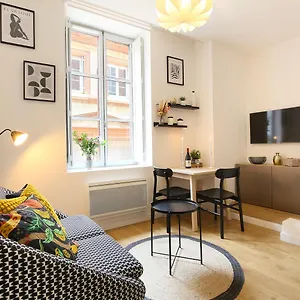 https://apt-le-chalande-hyper-centre.midi-pyreneeshotels.com